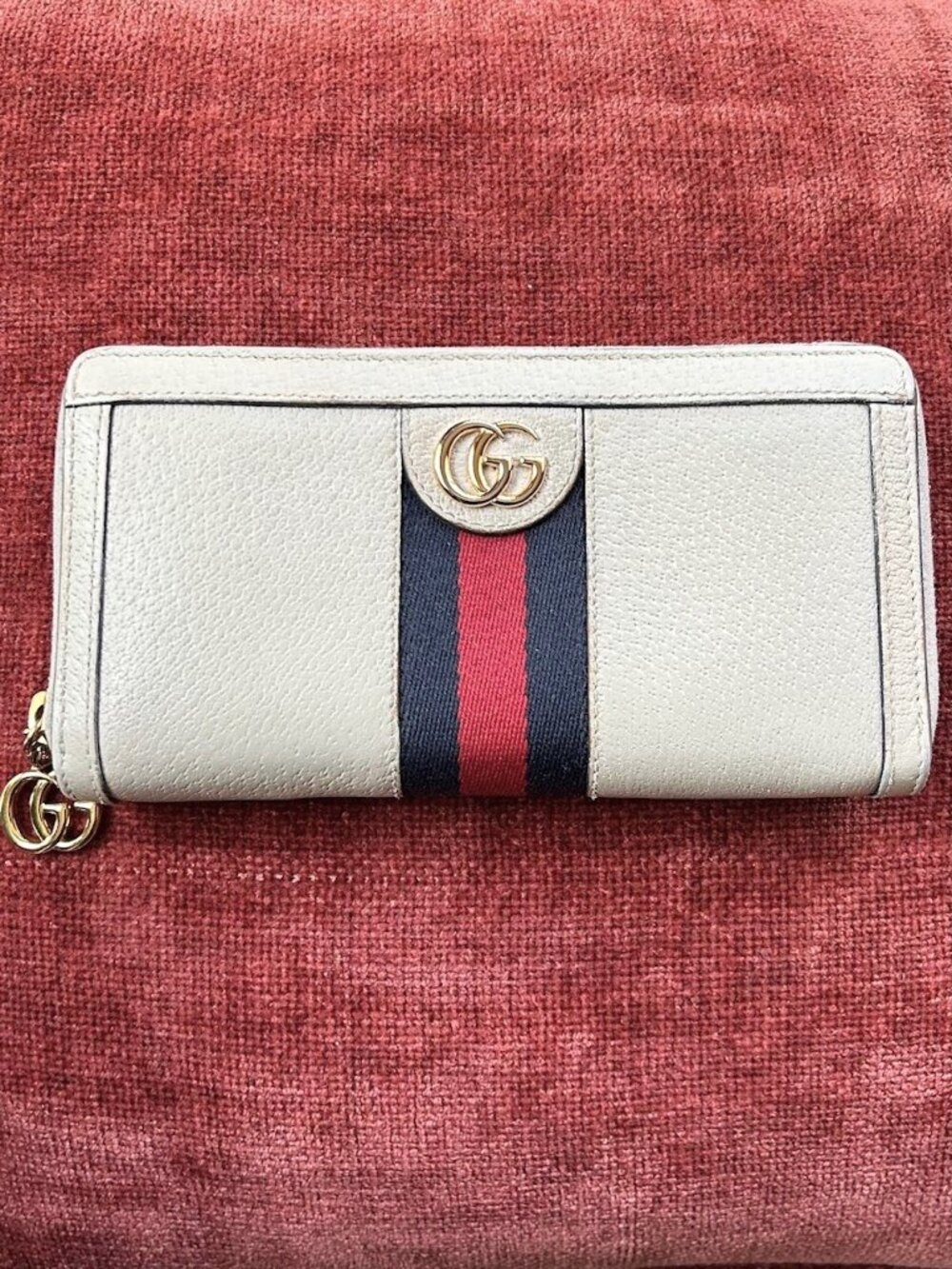 GUCCI Sherry Web Zip Around Wallet White